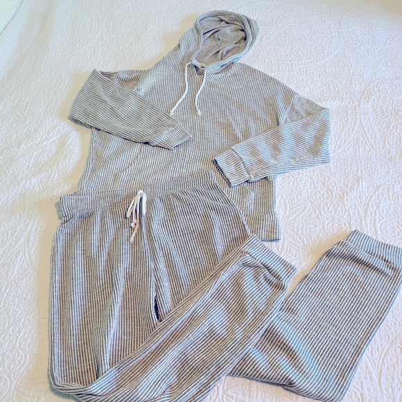 Caution To The Wind Other - Caution to the Wind lounge set